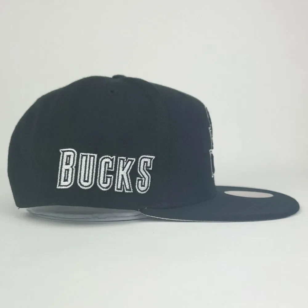 Milwaukee Bucks Mitchell & Ness NBA Snapback Cap Hat 3D Logo Black White Art NWT